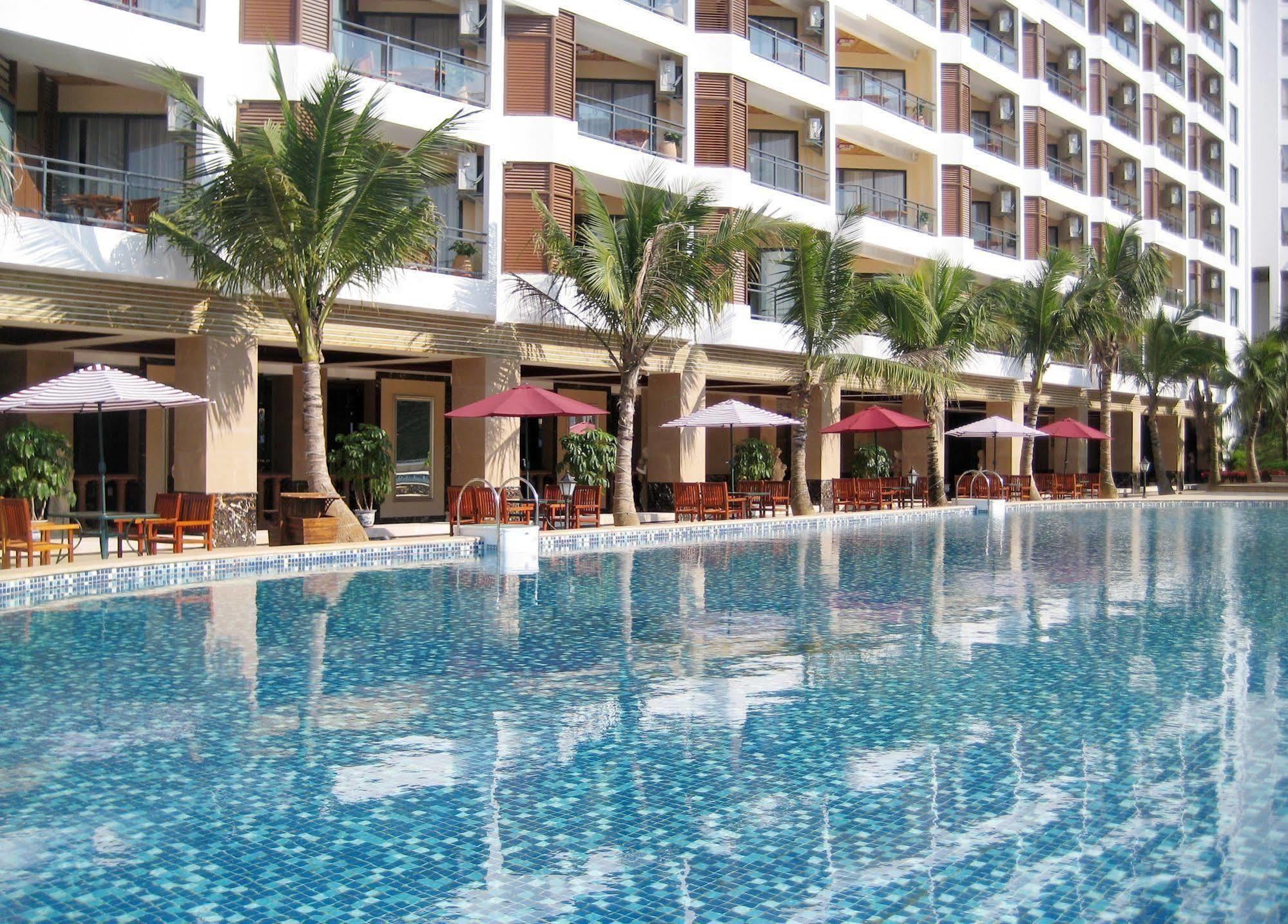 Xinglong Old Banyan Hotel - Wanning Extérieur photo
