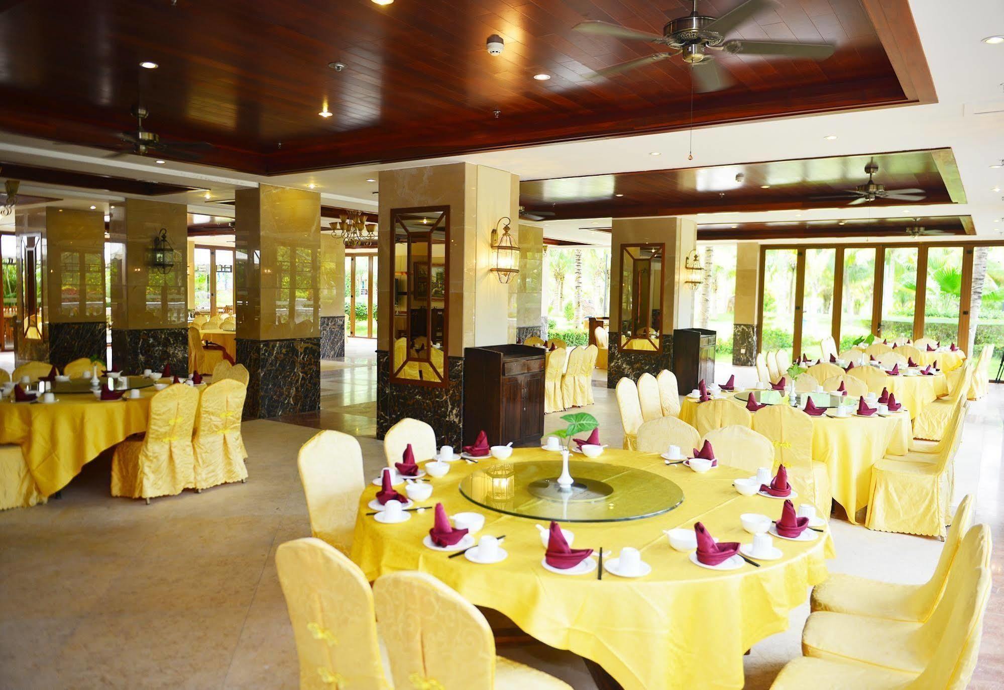 Xinglong Old Banyan Hotel - Wanning Extérieur photo