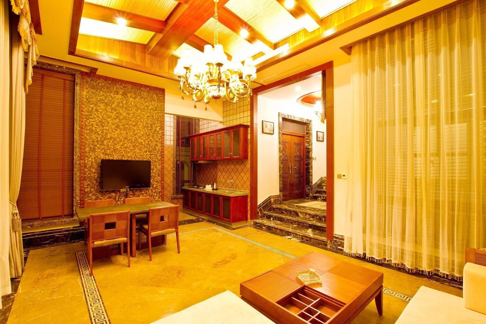 Xinglong Old Banyan Hotel - Wanning Extérieur photo